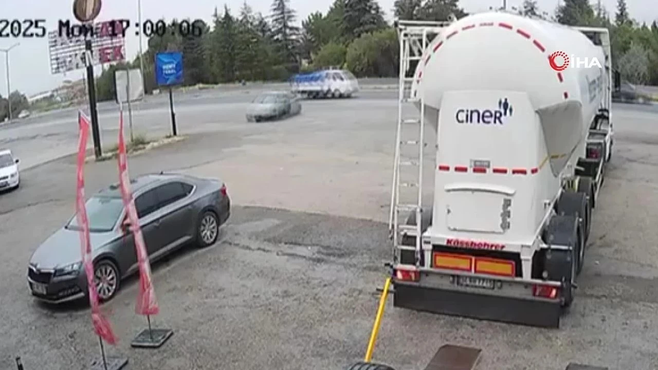 Ankara'da trafik facias: 3 l, 2 yaral