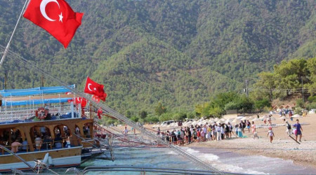 Antalya Adrasan'da yat turlarına yoğun ilgi
