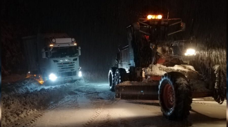 Antalya-Konya karayolu tırların geçişine kapatıldı