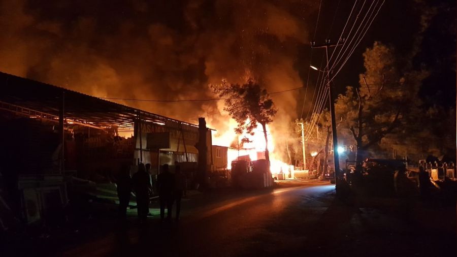 Antalya'da iki i� yerinde yang�n