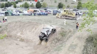 Arazi araçlarının parkurları aştığı yarışta adrenalin had safhadaydı