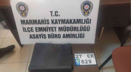 Arka kapdan girdi, 300 binlik motosikletle n kapdan kp gitti