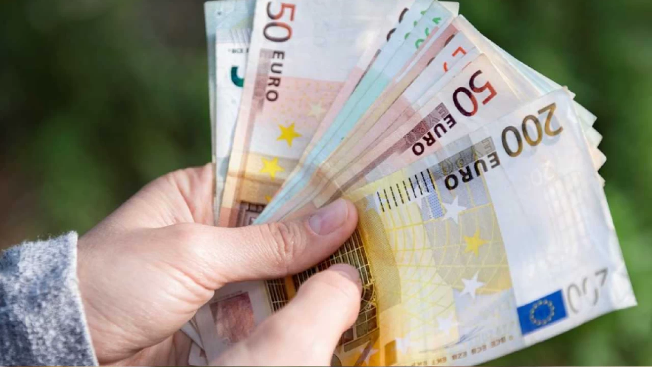 Asgari ücrete Euro cinsinden yüzde 5 zam
