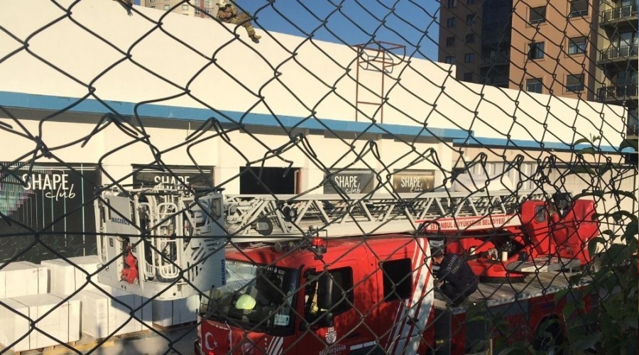 Ataşehir'de işçinin üzerine demir blok düştü