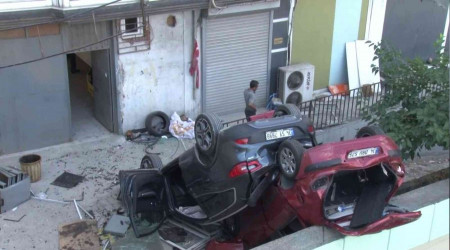 Ataşehir'de yanlışlıkla gaza basan sürücü otomobil ile 2'nci kattan düştü