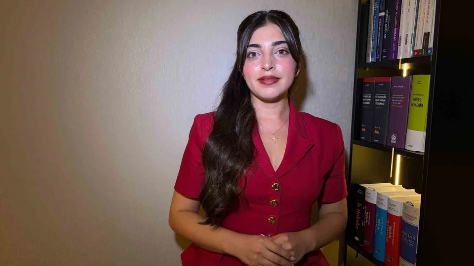 Avukat�n ad�n� kullanarak bir g�nde 1 milyon lira vurgun yapt�lar