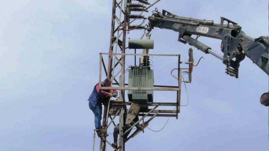 Ayn� trafoyu 4 kez soydular