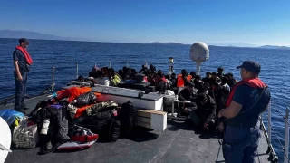 Ayvalık'ta 33'ü çocuk 44 kaçak göçmen daha yakalandı