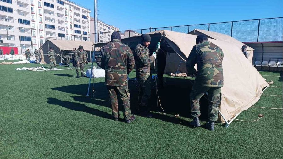 Azerbaycan ekipleri 51 ki�iyi sa� kurtard�