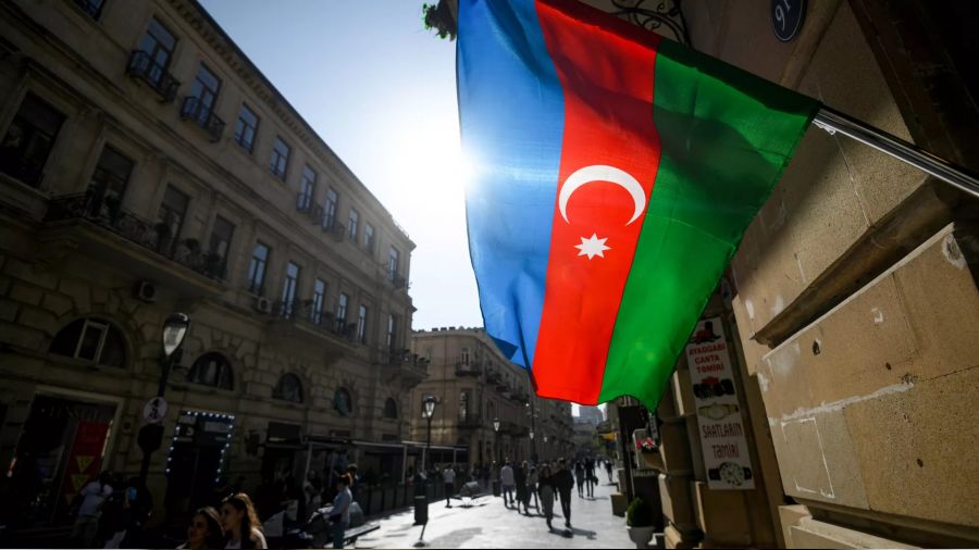 Azerbaycan, vatandaşlarını İran konusunda uyardı