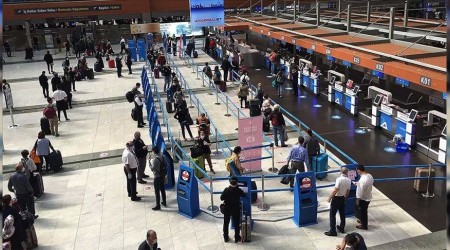Bagajı geç teslim edilen yolcu maddi ve manevi tazminat kazandı