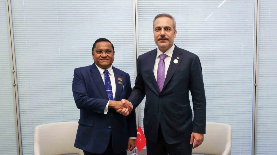 Bakan Fidan, Sri Lankal� Bakan Herath ile bir araya geldi