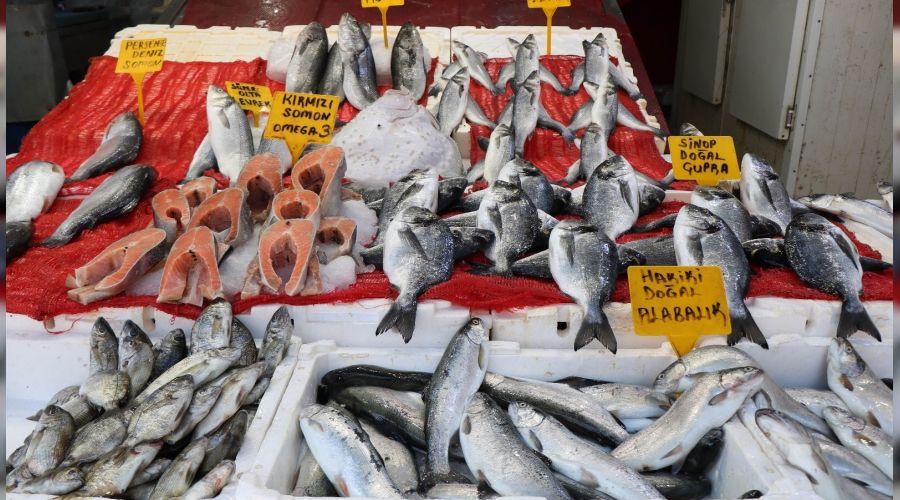 Bal�k sat��lar� azald�, fiyatlar d��t�