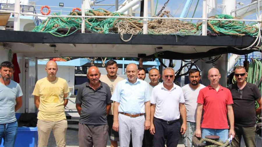 Balıkçılar denize açılmaya hazır