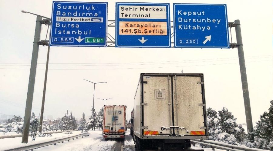 Balkesir Bursa karayolu kar sebebiyle kapand