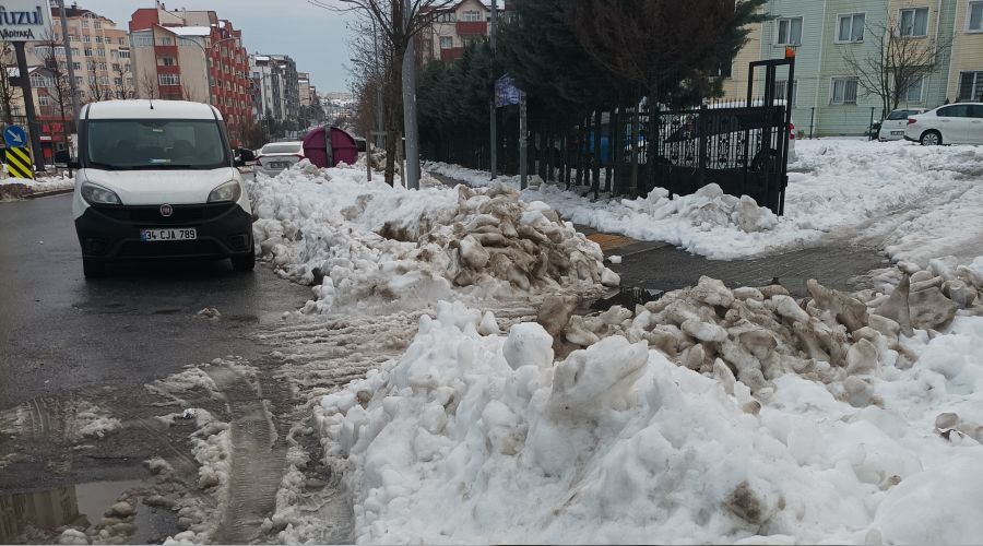 Baakehir'de kar ynlar hl duruyor