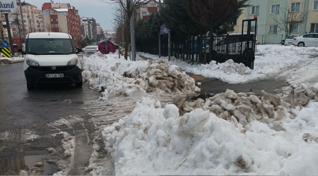 Baakehir'de kar ynlar hl duruyor