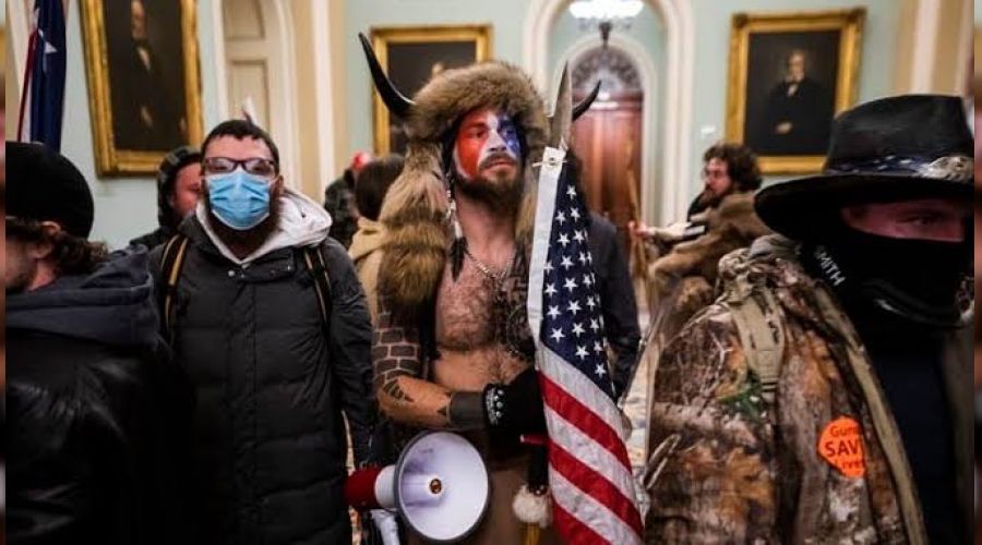 Bask�nda �iddete kar��anlar g�zalt�na al�n�yor