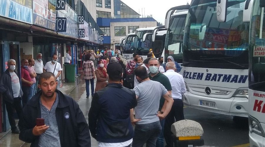 Bayram �ncesi otogarda yo�unluk devam ediyor
