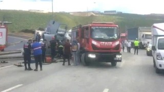 Beton mikseri devrildi: Araçta sıkışan sürücü yaralandı