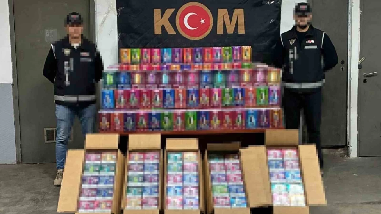 Beylikdüzü'nde okul çevrelerinde 34 bin kaçak elektronik sigara ele geçirildi