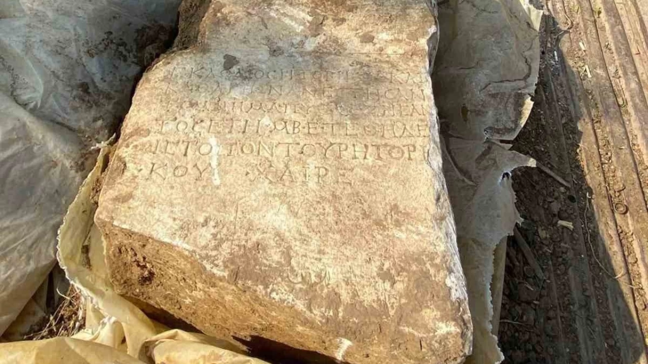 Bin 900 yllk mezar tan satmaya alrken yakaland
