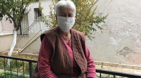 Bir çorap dolusu altını dolandırıcılara verdi