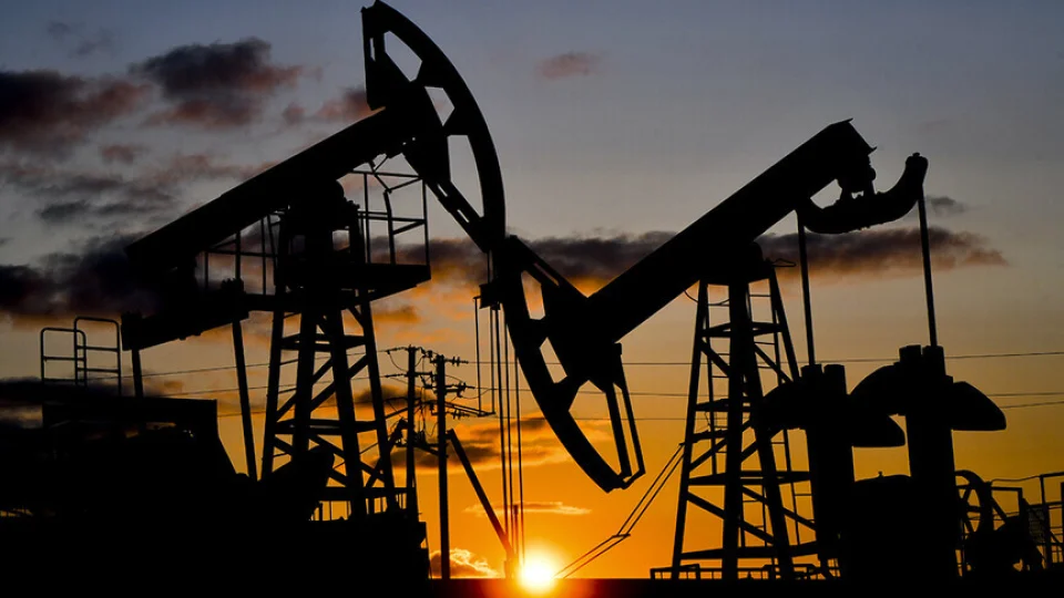 Birle�ik Arap Emirlikleri, OPEC'in ard�ndan OAPEC �yeli�inden de ayr�ld�