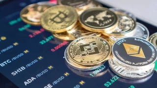 Bitcoin zirveyi gördü, altcoinler de fırladı