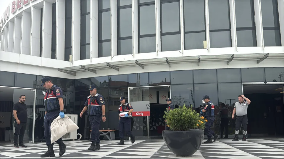 Bolu Belediyesinde "araç kiralamada usulsüzlüğe" ilişkin soruşturmada 22 zanlı hakkında gözaltı kararı