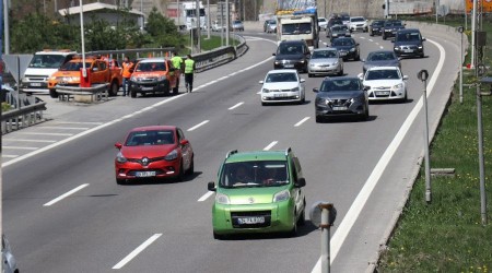 Bolu Dağı'nda yol yapım ve araç arızaları yoğun trafik oluşturuyor