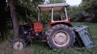 Bolu'da traktör ağaca çarptı: 1 ölü, 1 yaralı