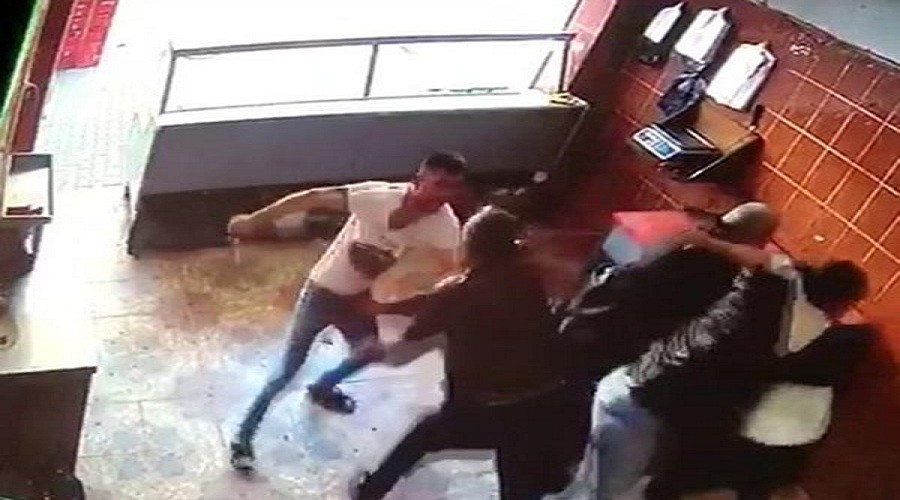 Borcunu almak için gitmişti