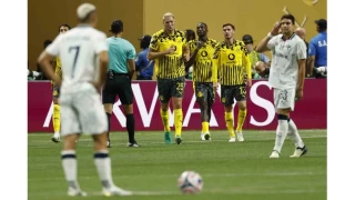 Borussia Dortmund, FIFA Kulpler Dnya Kupas'nda eyrek finalde