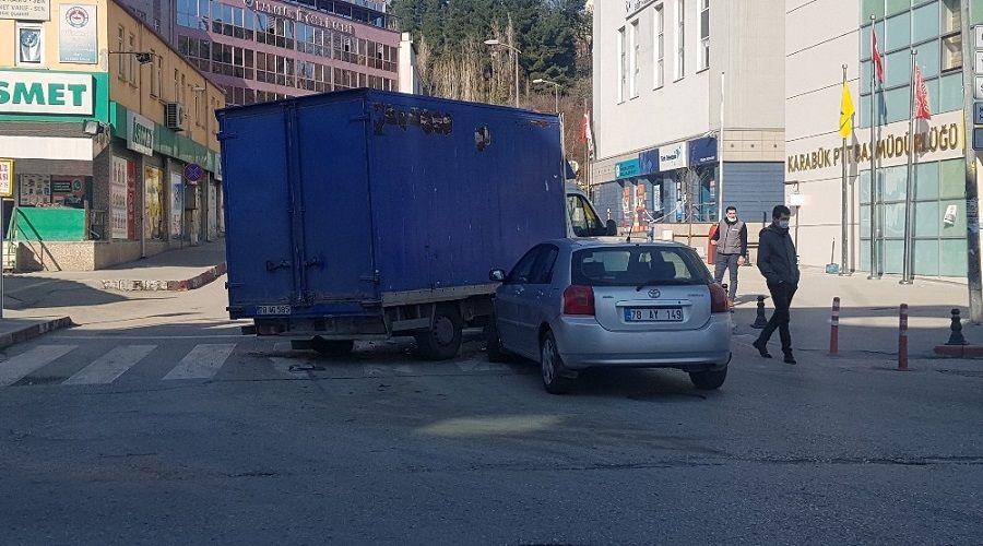 Boş yolda kaza