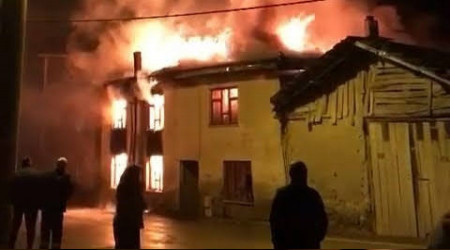 Bursa'da 2 katl ev alev alev yand