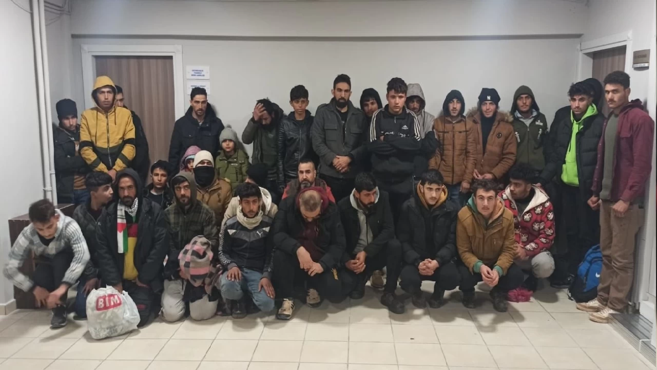 Bursa'da 45 d�zensiz g��men yakaland�