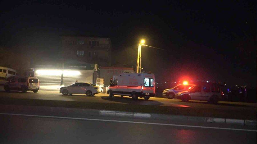 Bursa'daki gece kul�b�nde silahlar patlad�: 3 a��r yaral�