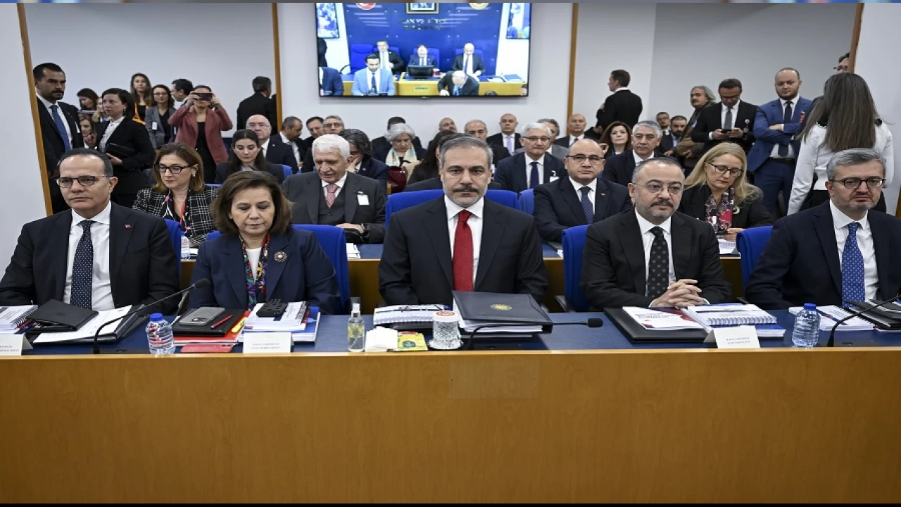 B�t�e maratonunda s�ra D��i�leri Bakanl���nda