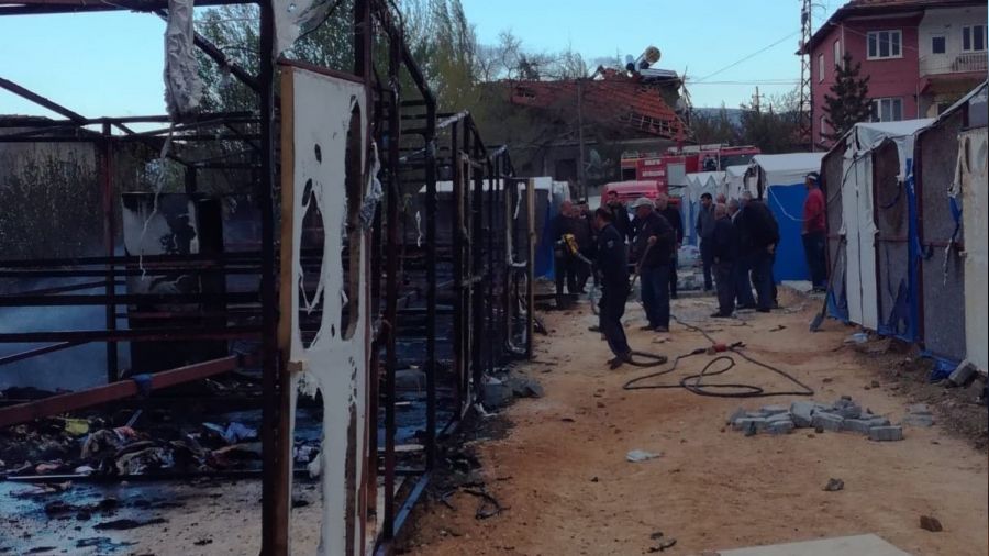 Çadır kentteki yangında 2 aylık bebek hayatını kaybetti