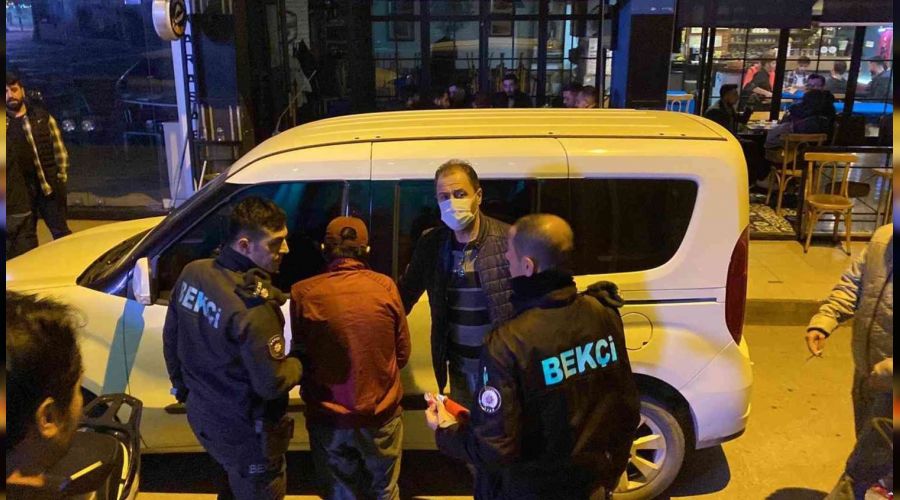 Camiye giren hırsız kovalamacayla yakalandı