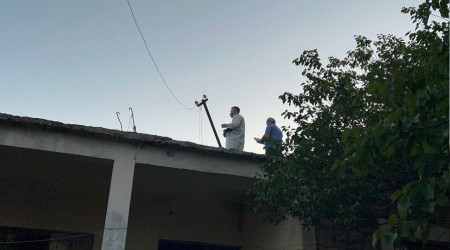 Çatıda oynayan çocuk elektrik akımına kapıldı