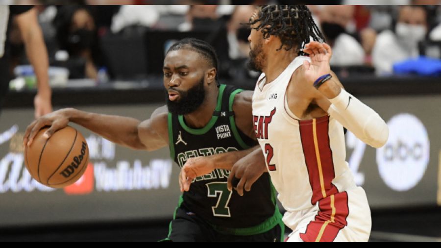 Celtics 3-2 öne geçti