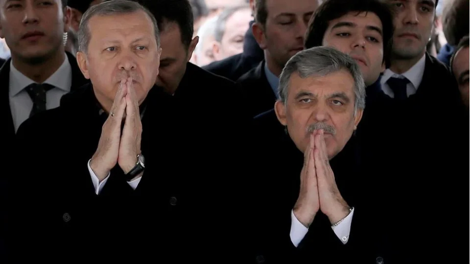 �er�eve yasaya kurumsal me�ruiyet �abas�