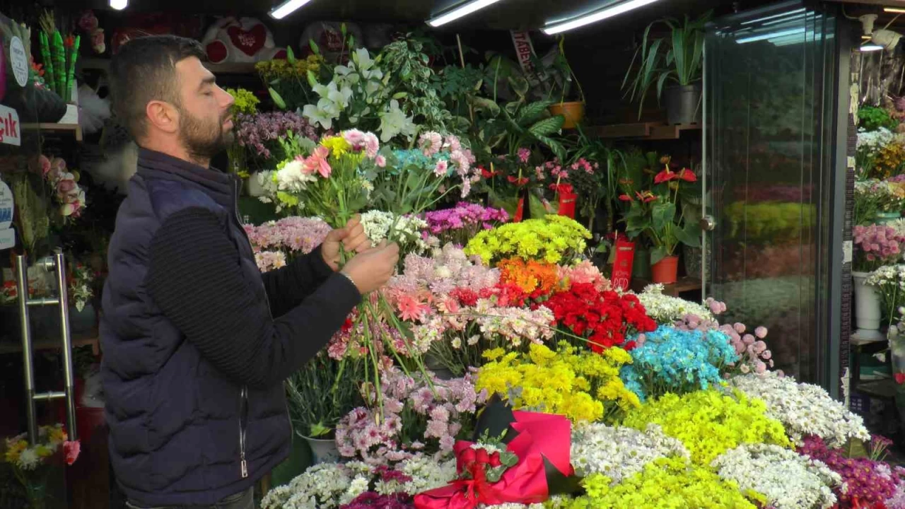 Çiçekçiler öğretmenler için mesai yaptı