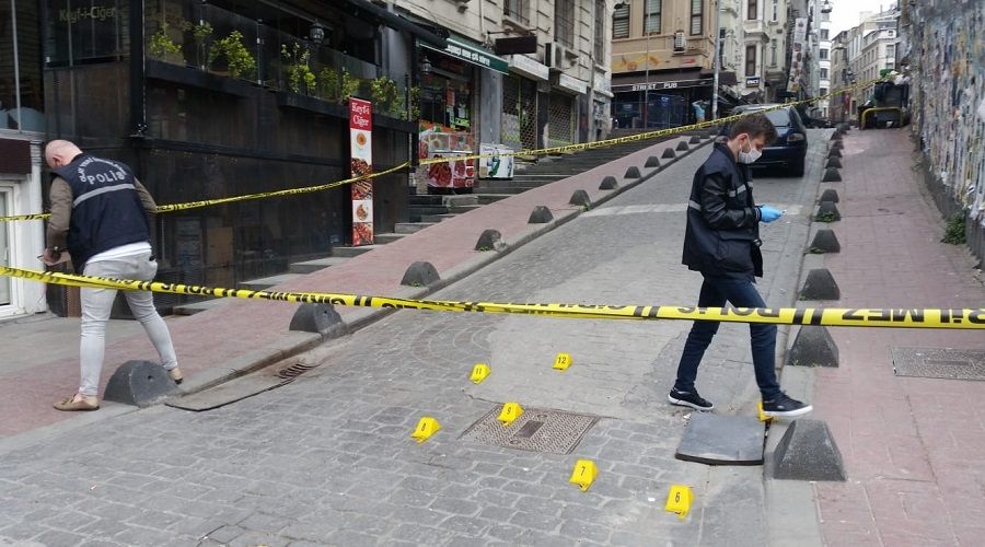 �ocu�u ile y�r�yen �ahsa silahl� sald�r�