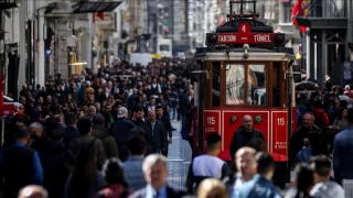 Çocuk sayısı azalıyor, orta ve ileri yaşların ağırlığı artıyor