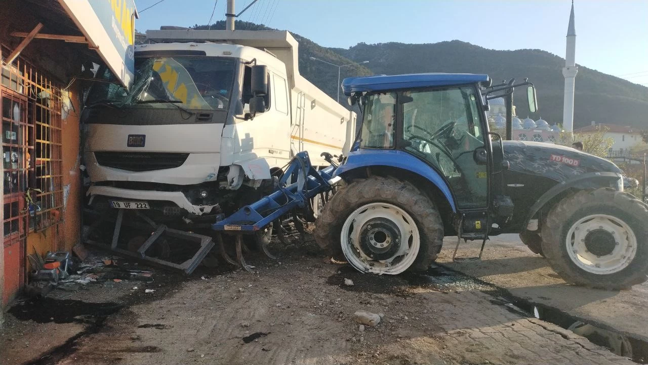 �orum'da kamyon i� yerine girdi: 1 �l�