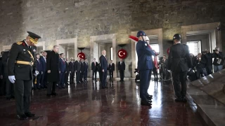 Cumhurbaşkanı Erdoğan Anıtkabir'i ziyaret etti