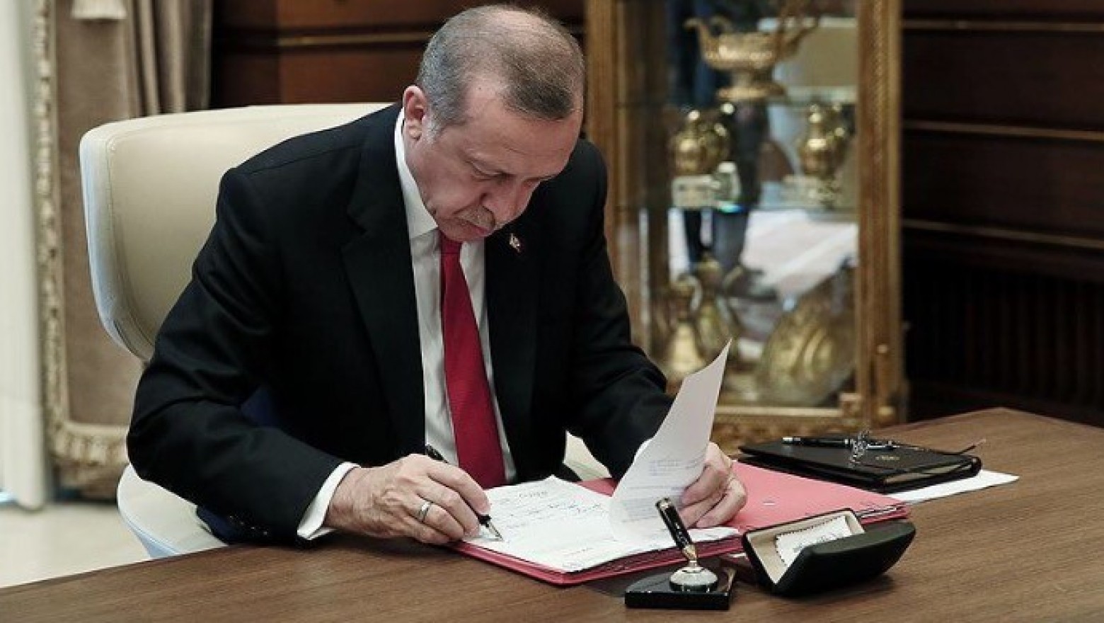 Cumhurbaşkanı'ndan döviz kararı